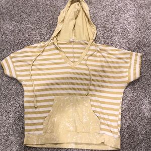 Women’s sweater Tee